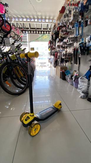 Cocuk  Scooter isikli
