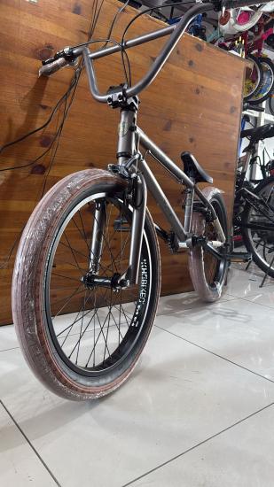 BMX SHOW BISIKLETI